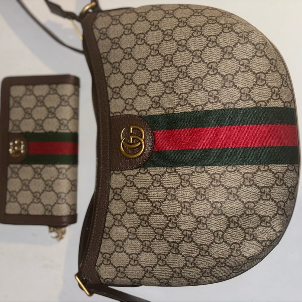 Gucci Beige and Brown Shoulder Bag with Red Stripe - Picture 6 of 7